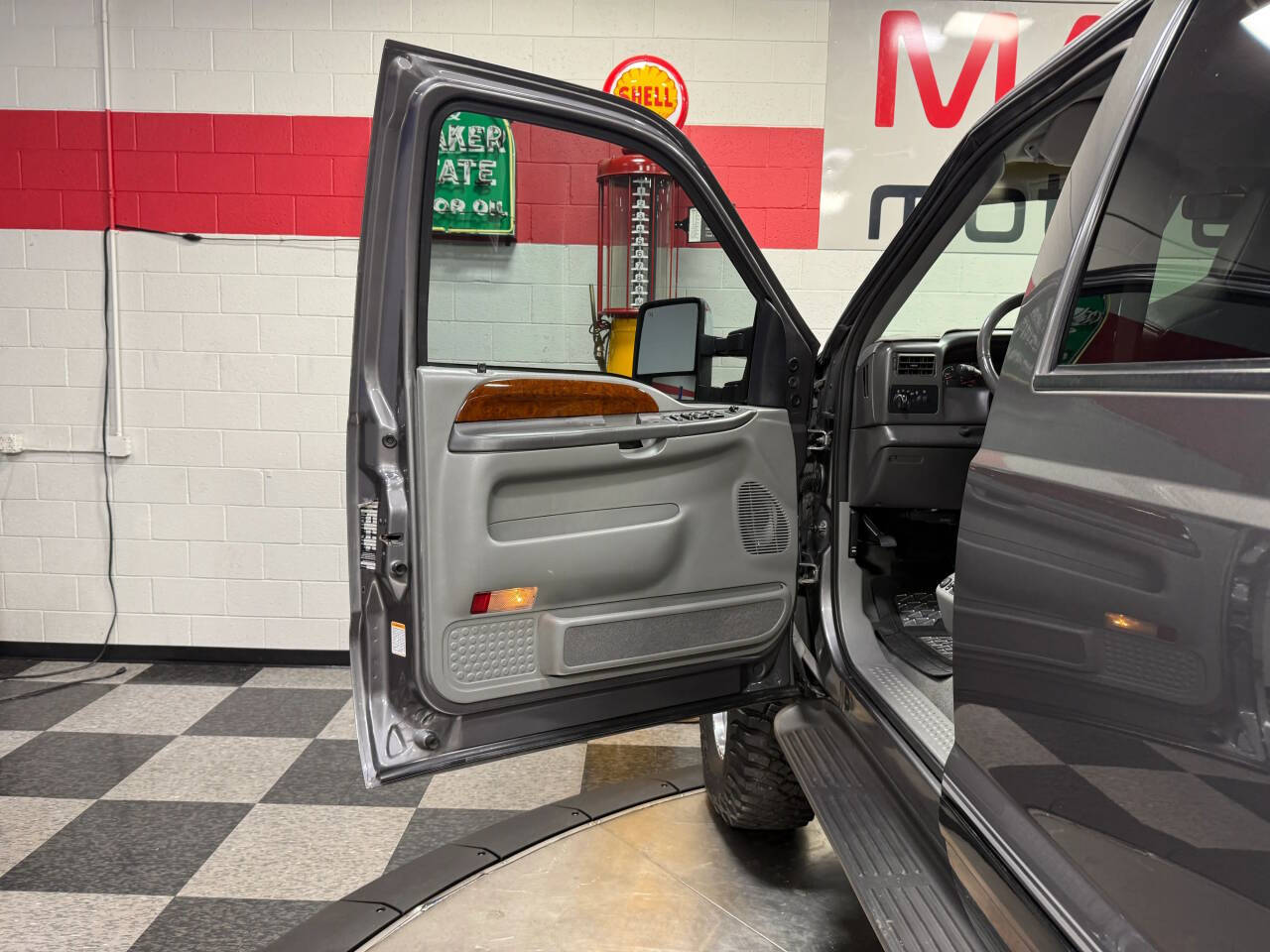 2002 Ford F-250 Super Duty 32