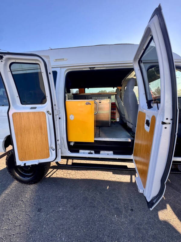 2009 Ford E-Series E-250