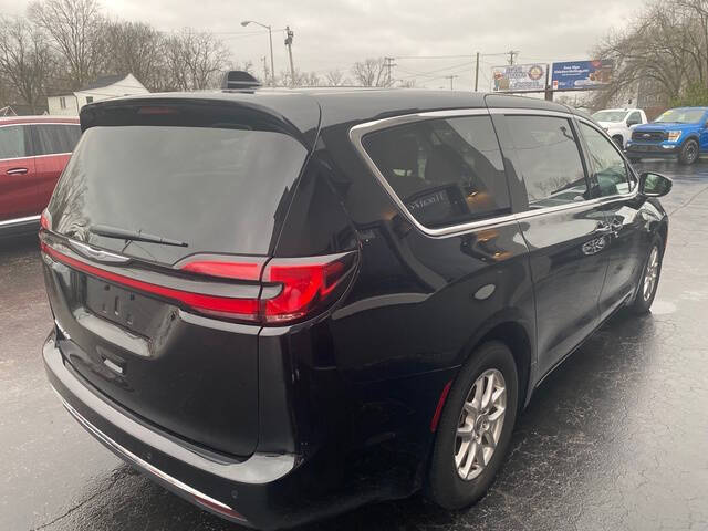 2024 Chrysler Pacifica Touring L