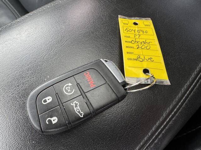 2017 Chrysler 200 Limited