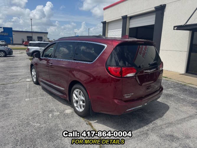 2017 Chrysler Pacifica Touring-L