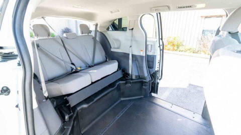 2023 Toyota Sienna LE 8-Passenger