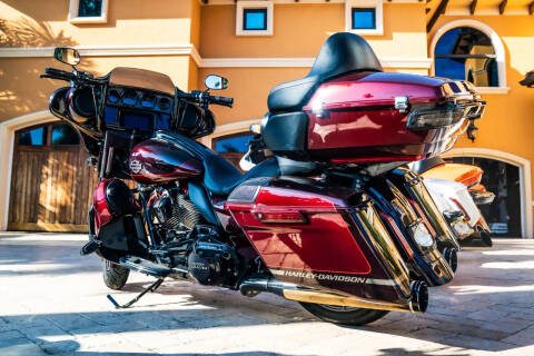 2019 Harley-Davidson FLHXSE CVO Street Glide