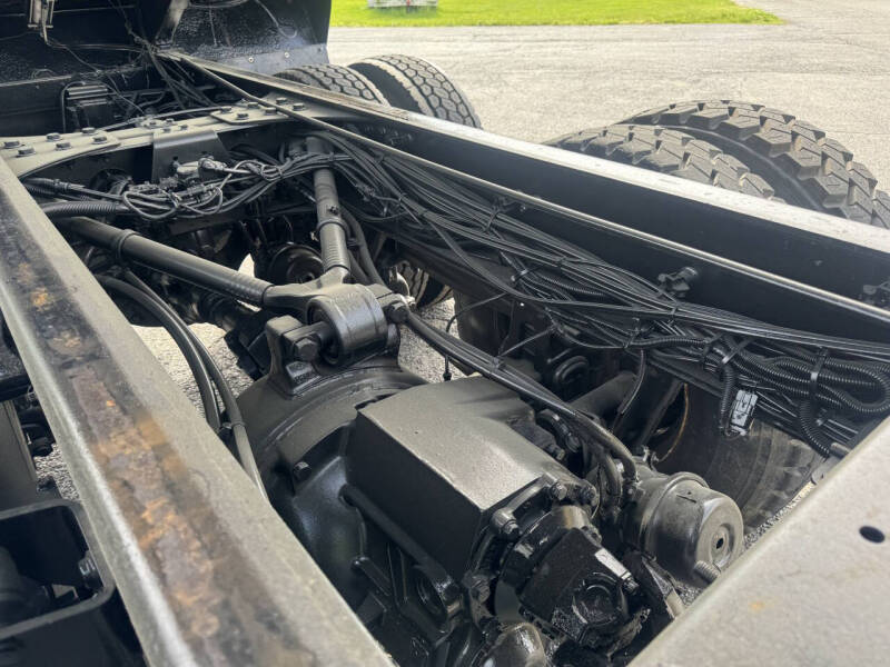2005 Freightliner M2 112