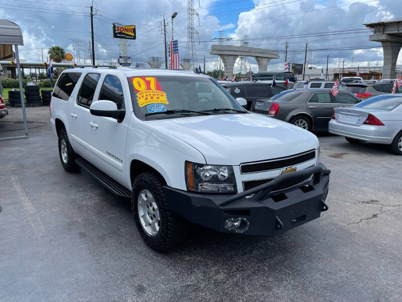 2007 Chevrolet Suburban for sale at Texas 1 Auto Finance in Kemah TX