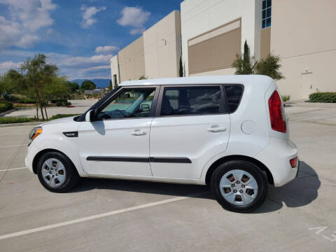 2012 Kia Soul for sale at E and M Auto Sales in Bloomington CA