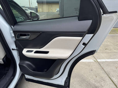 2017 Jaguar F-PACE 35t Prestige