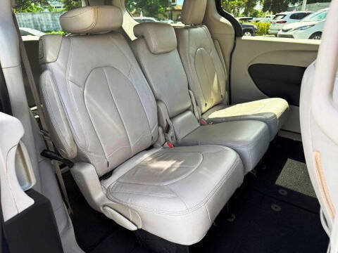 2017 Chrysler Pacifica Touring