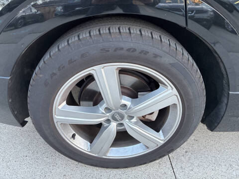 2019 Audi e-tron quattro Premium Plus