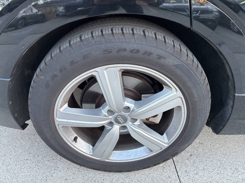 2019 Audi e-tron quattro Premium Plus