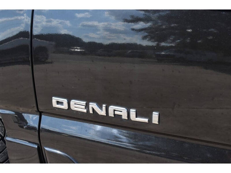 2003 GMC Yukon Denali