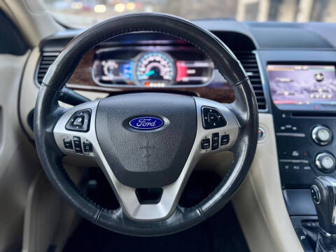 2015 Ford Taurus Limited