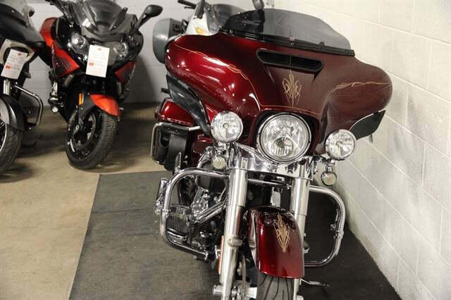 2015 Harley-Davidson STREET GLI