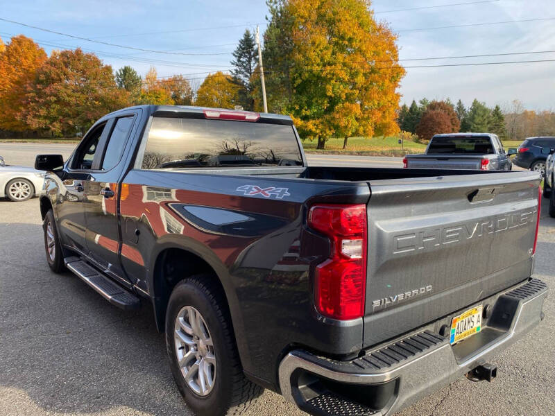 2020 Chevrolet Silverado 1500 LT photo 3