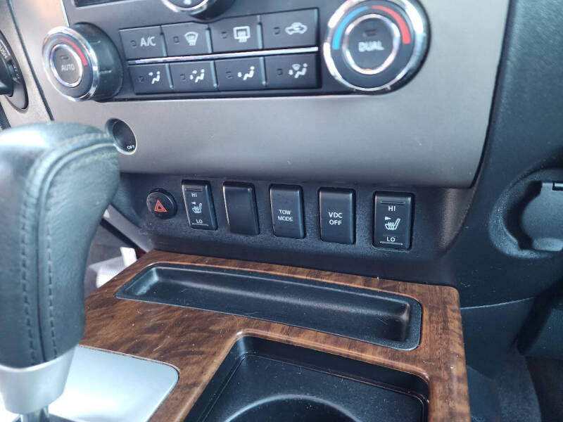 2011 Nissan Titan SL