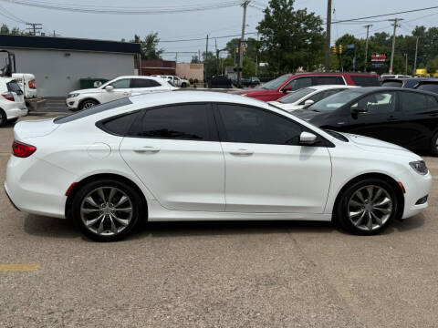 2015 Chrysler 200 S