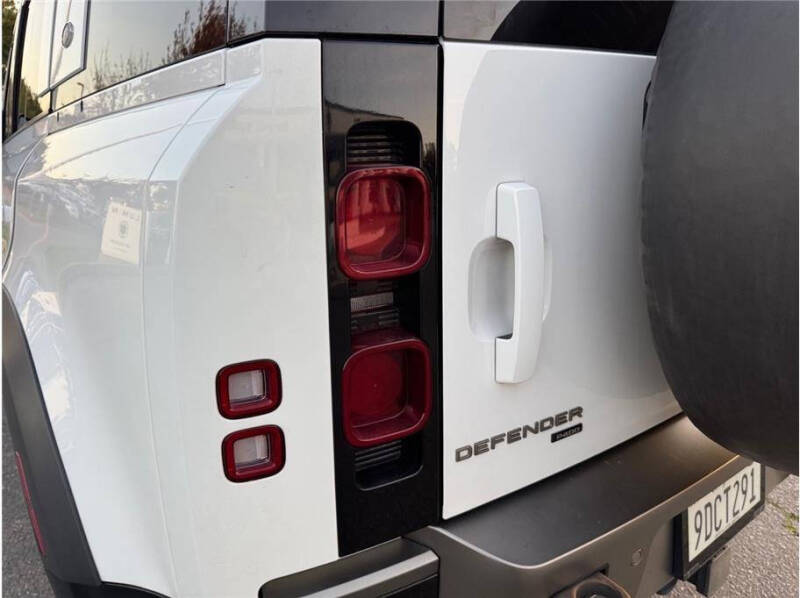 2022 Land Rover Defender 110 X-Dynamic SE