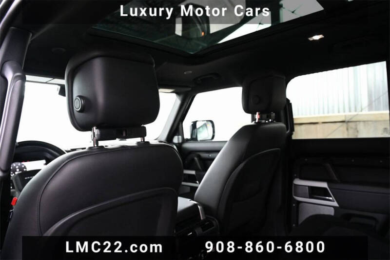 2023 Land Rover Defender 130 X-Dynamic SE