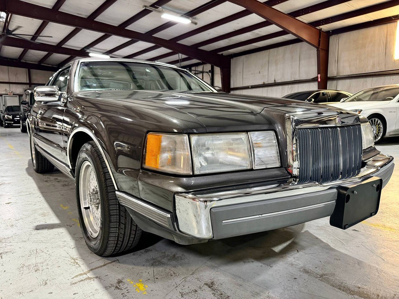 1992 Lincoln Mark VII for sale at Carnival Car Company in Victoria, TX