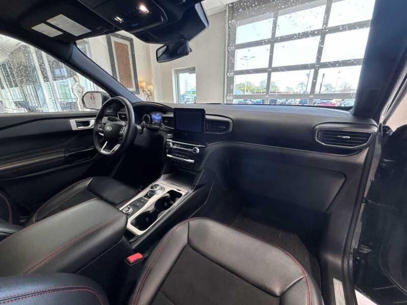 2024 Ford Explorer ST-Line