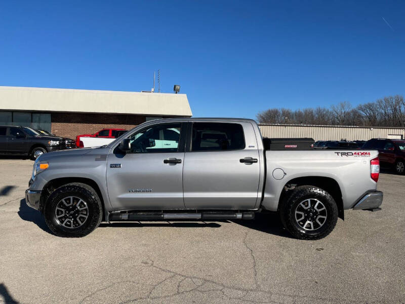 2016 Toyota Tundra SR5 photo 12