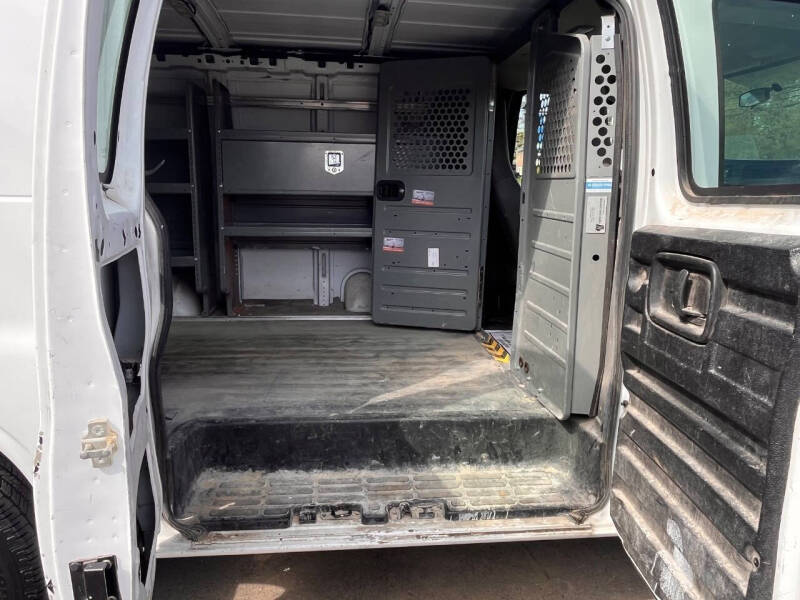 2017 GMC Savana 2500