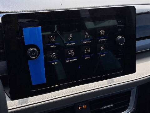 2025 Volkswagen Taos SEL 4Motion