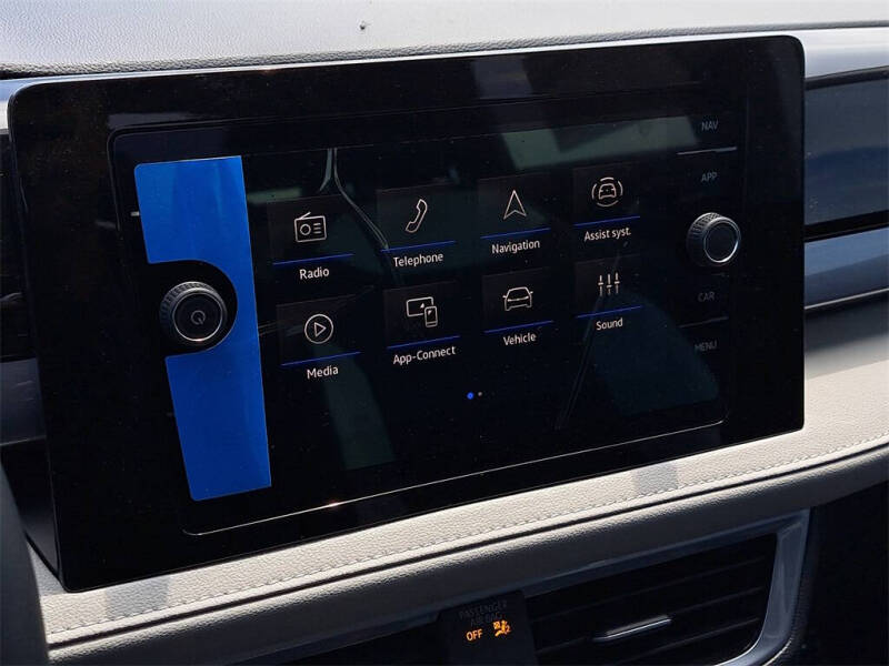 2025 Volkswagen Taos SEL 4Motion