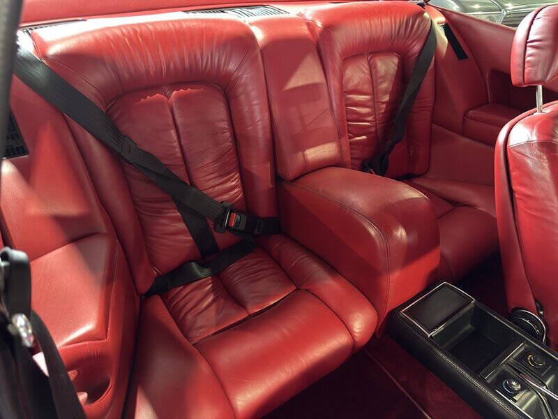 1983 Ferrari 400i 15