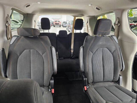 2017 Chrysler Pacifica Touring