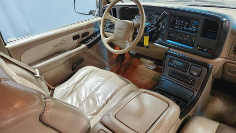 2002 GMC Yukon XL Denali