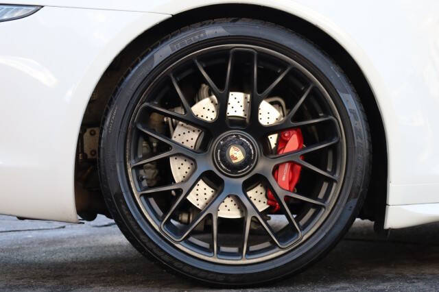 2015 Porsche 911 Carrera GTS