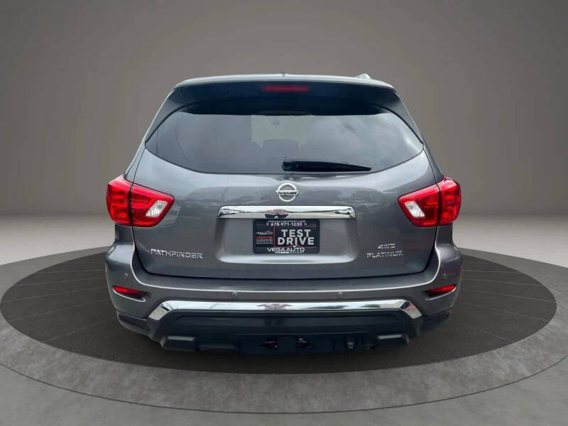 2017 Nissan Pathfinder Platinum