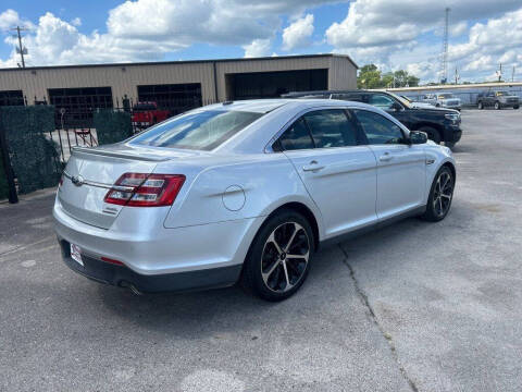 2016 Ford Taurus SEL