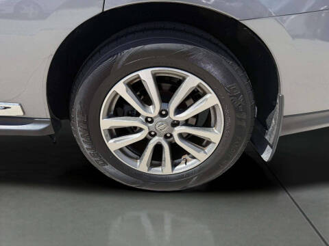 2016 Nissan Pathfinder SL