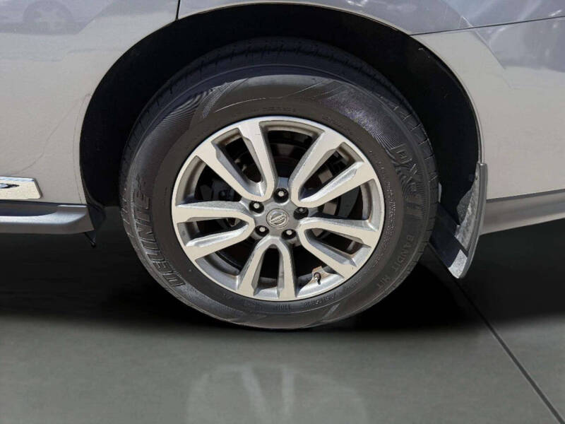 2016 Nissan Pathfinder SL