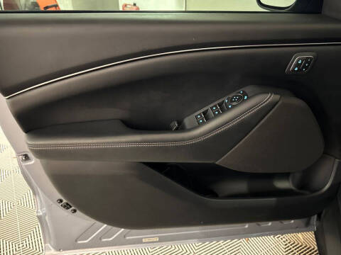 2022 Ford Mustang Mach-E Select