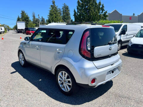 2018 Kia Soul +