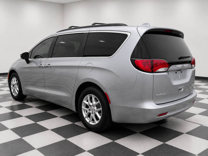 2020 Chrysler Voyager LXi