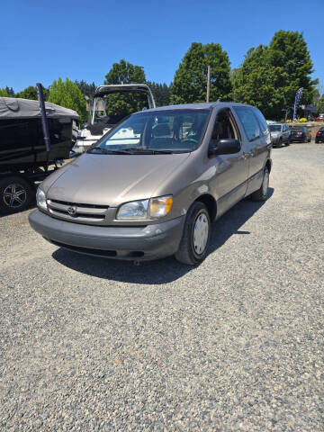 1998 Toyota Sienna for sale at Flamingo Motors in Kenmore WA