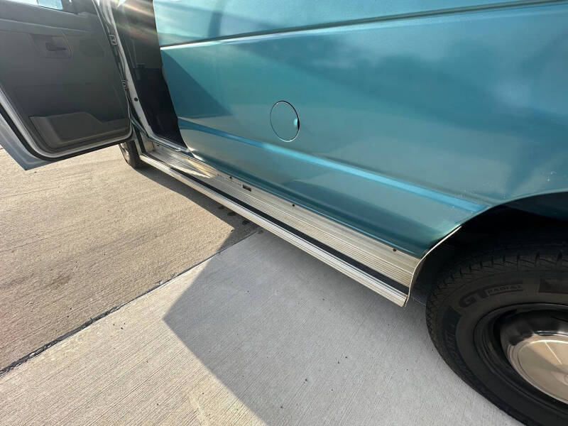 2003 Ford E-Series E-350 SD XL
