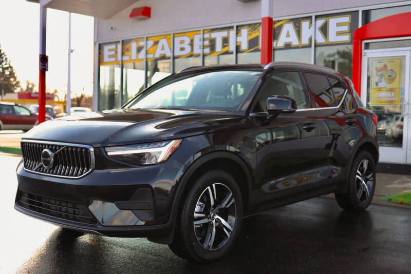 2025 Volvo XC40 B5 Core Bright Theme