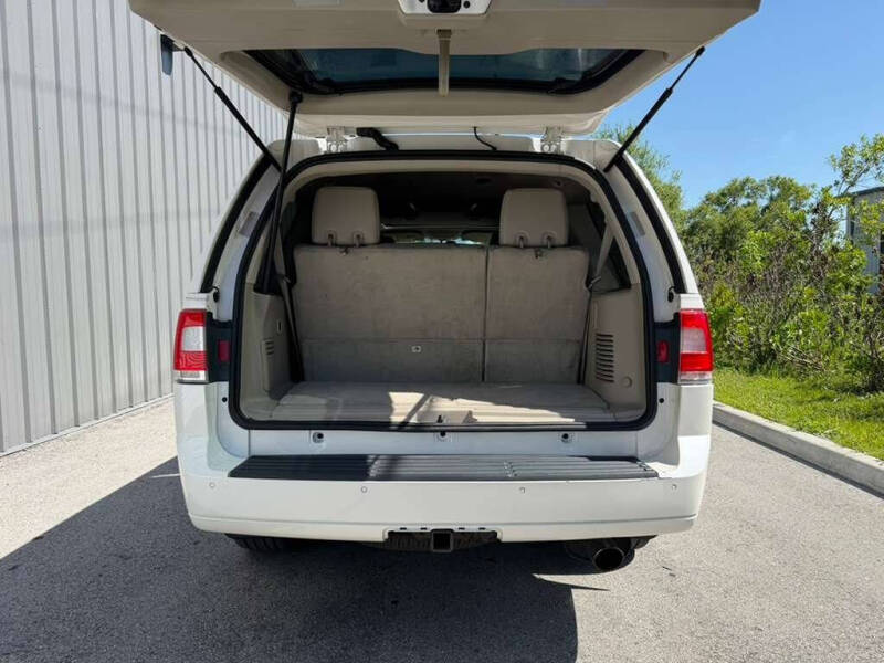 2017 Lincoln Navigator Select