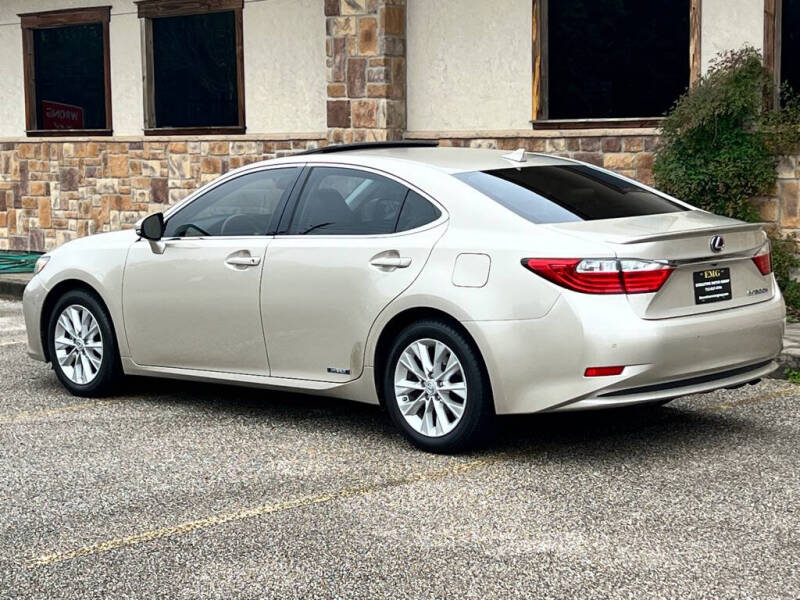 2013 Lexus ES null photo 3