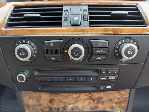 2009 BMW 5 Series 528i xDrive