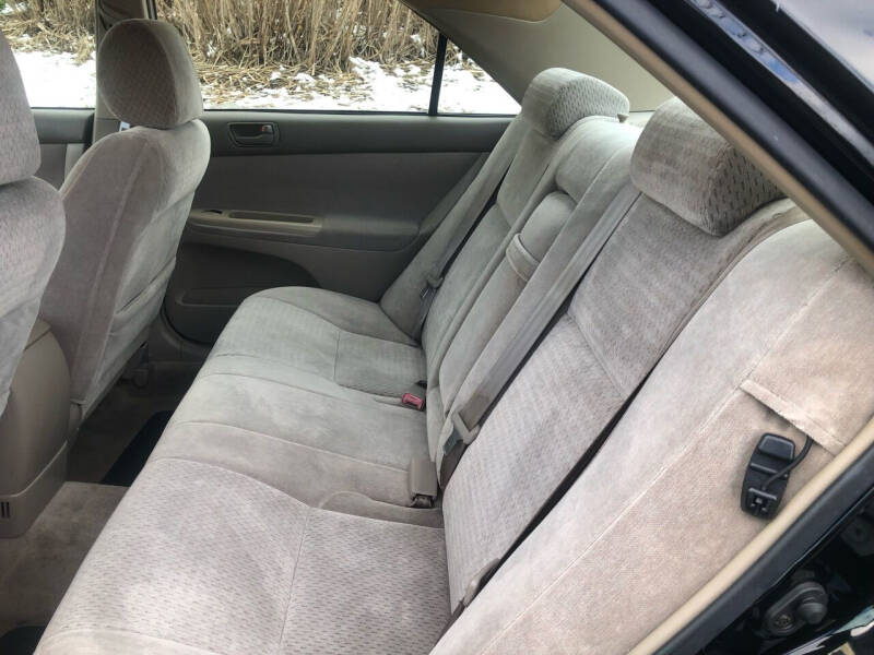 2002 Toyota Camry LE photo 9