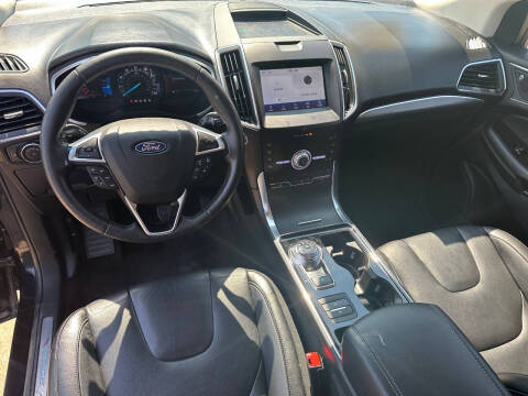 2020 Ford Edge Titanium