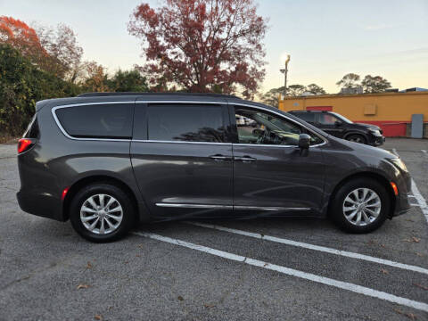 2017 Chrysler Pacifica Touring Plus
