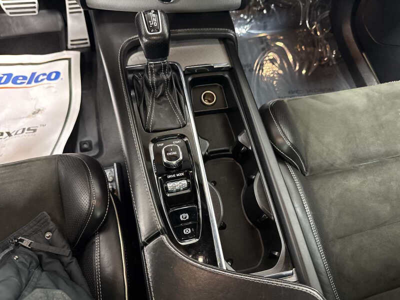 2016 Volvo XC90 T6 R-Design