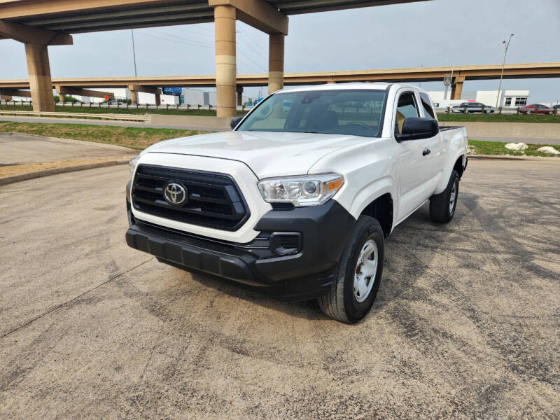 2023 Toyota Tacoma SR's photo